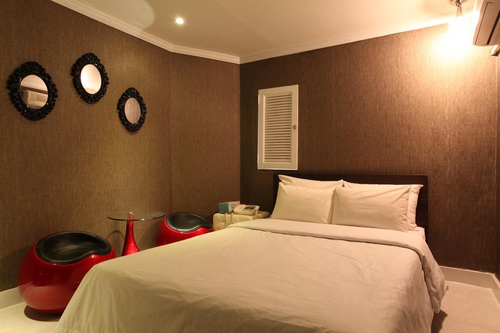Hotel Goguma Shinchon Сеул Екстериор снимка