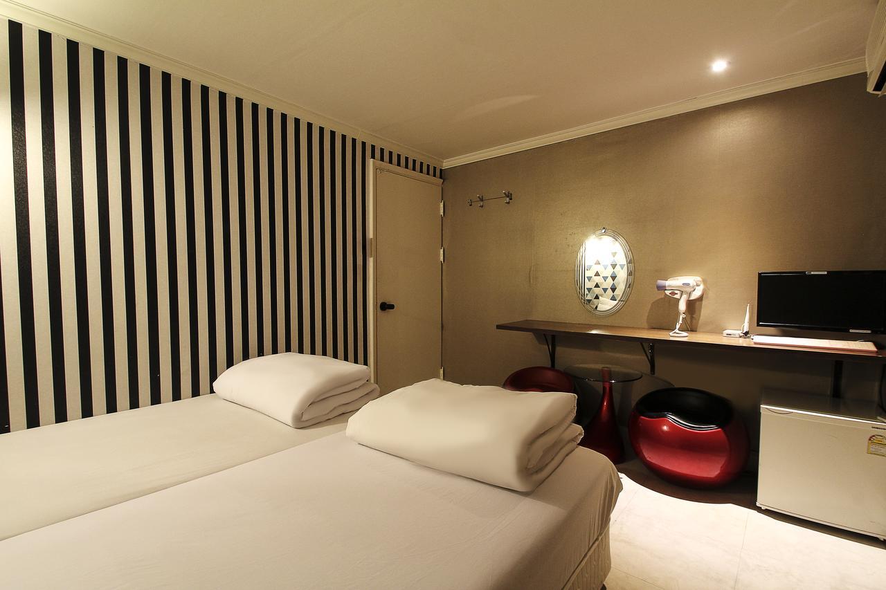 Hotel Goguma Shinchon Сеул Екстериор снимка