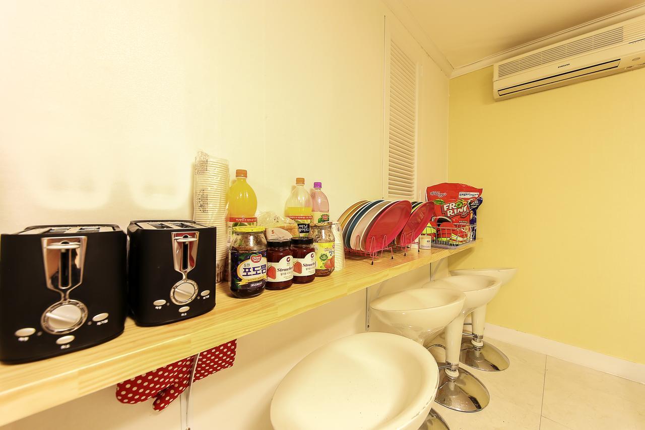 Hotel Goguma Shinchon Сеул Екстериор снимка