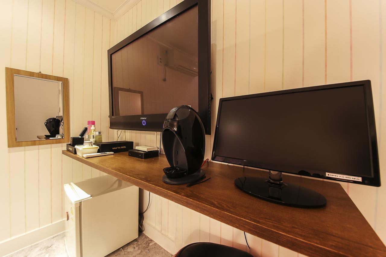 Hotel Goguma Shinchon Сеул Екстериор снимка