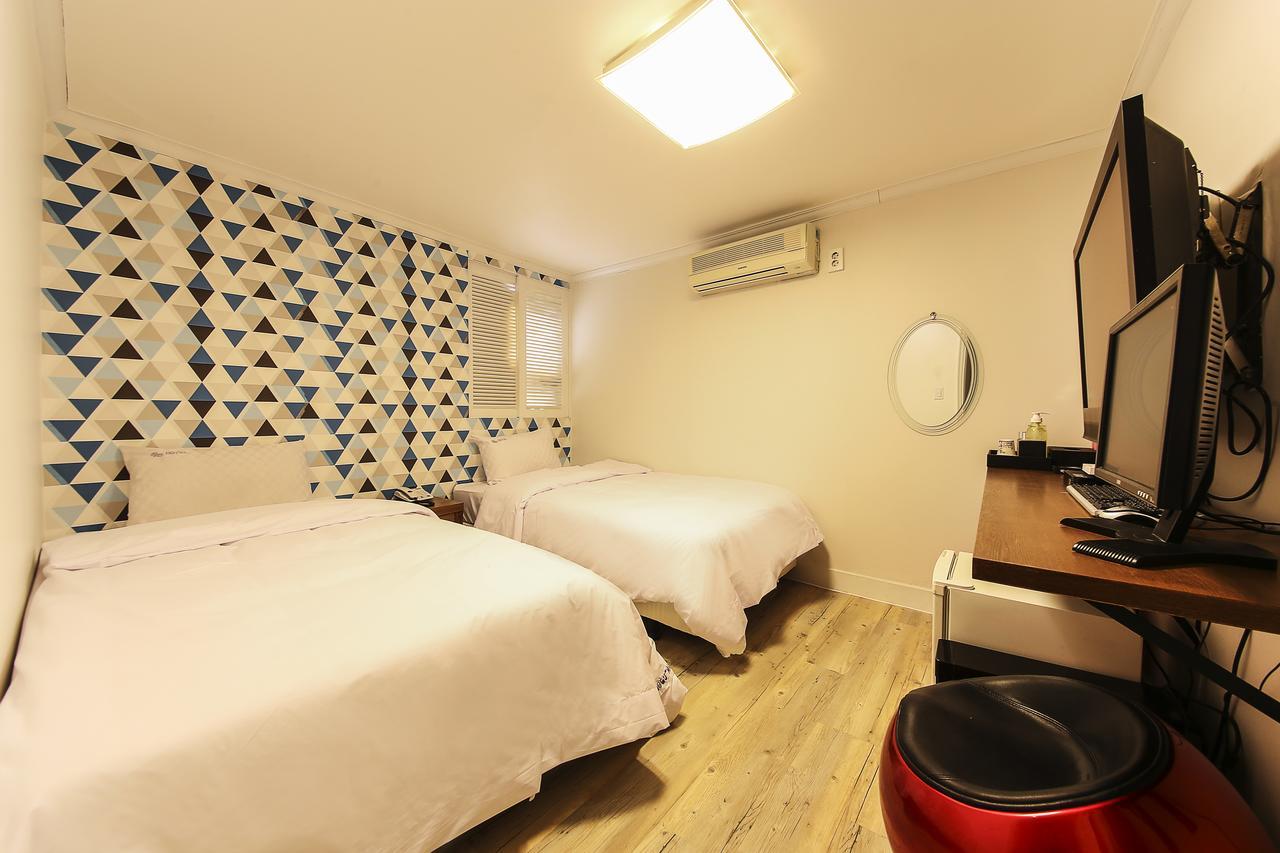 Hotel Goguma Shinchon Сеул Екстериор снимка