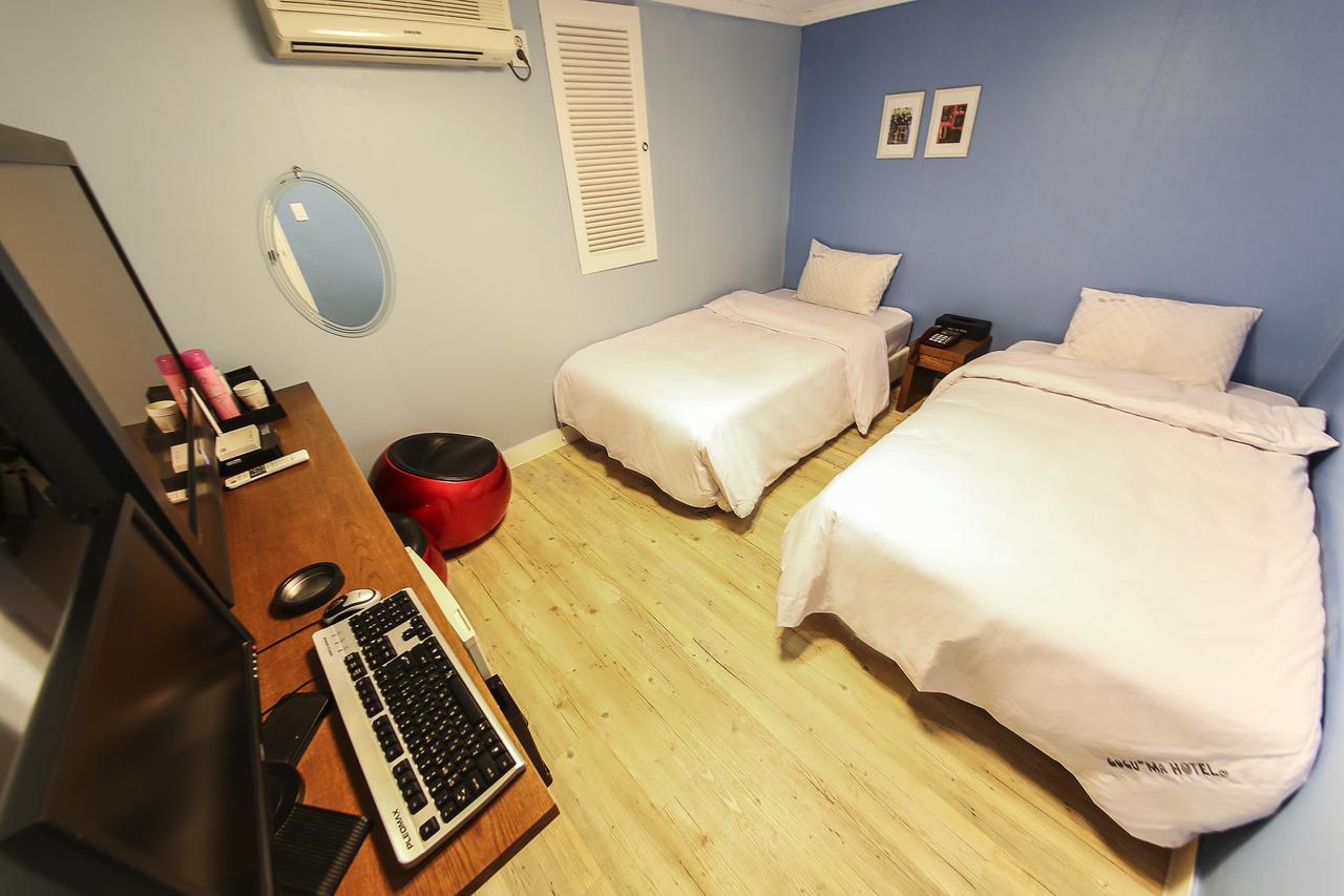 Hotel Goguma Shinchon Сеул Екстериор снимка