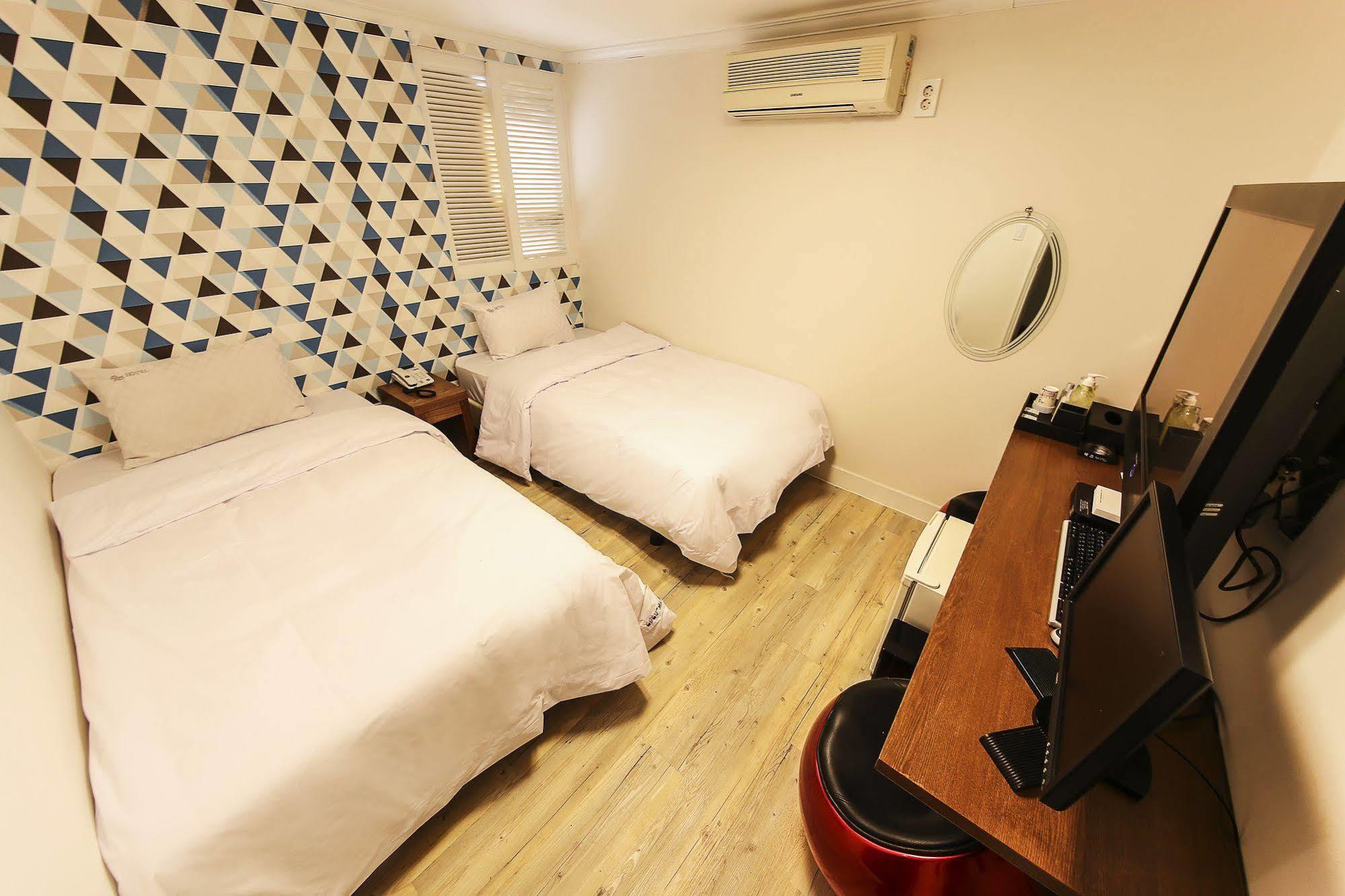 Hotel Goguma Shinchon Сеул Екстериор снимка
