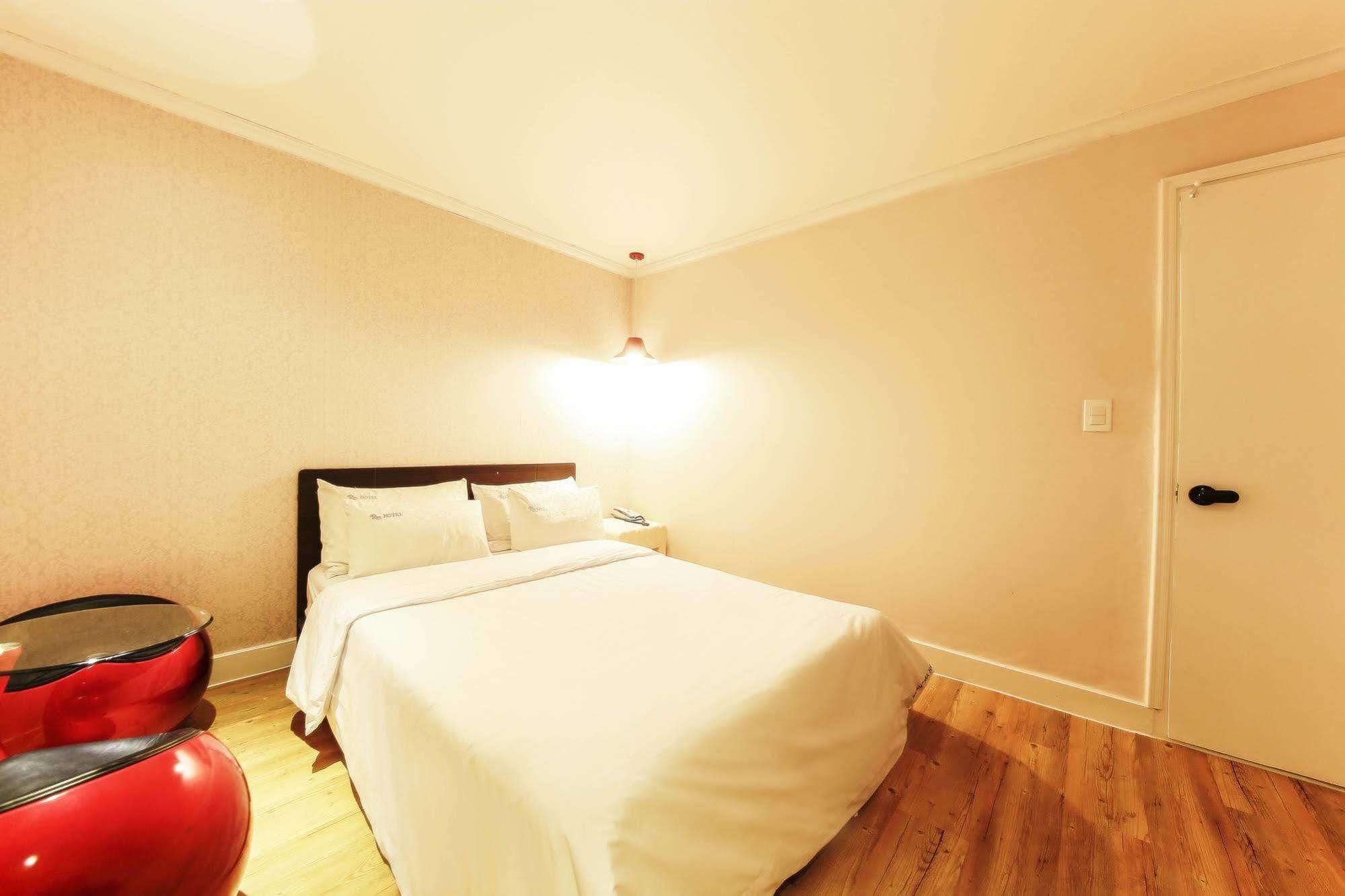 Hotel Goguma Shinchon Сеул Екстериор снимка